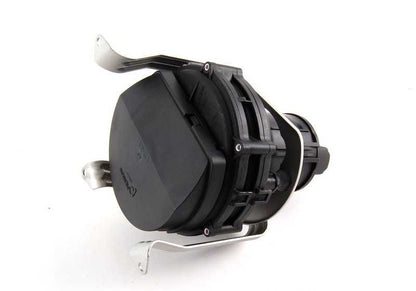 Bomba de aire secundaria OEM 11721433958 para BMW E39 {535i, 540i}. Original BMW.