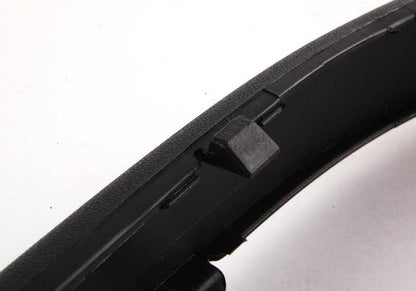Moldura delantera derecha para BMW E39 (OEM 51118226562). Original BMW.