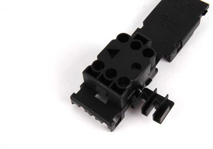 Conector OEM 61131378129 para BMW (Modelos Compatíveis: E30, E32, E34, E36, E38, E39, E46, E60, E61, E63, E64, E65, E66, E83). BMW original.