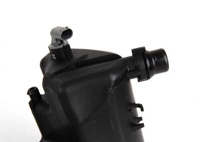 Depósito de expansión refrigerante OEM 17112283344 para BMW E46. Compatible con todos los modelos de la serie 3 E46. Recambio original BMW.