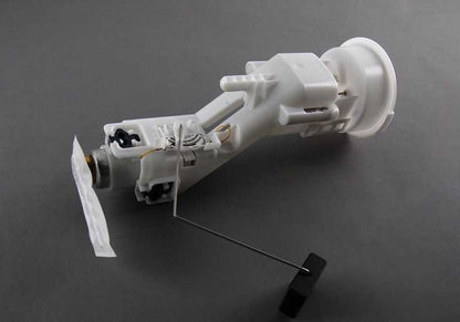 Unidad de suministro de combustible derecha OEM 16116755043 para BMW X5 E53. Original BMW.