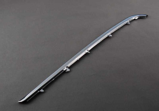 Moldura derecha OEM 51121908076 para BMW E32. Original BMW.