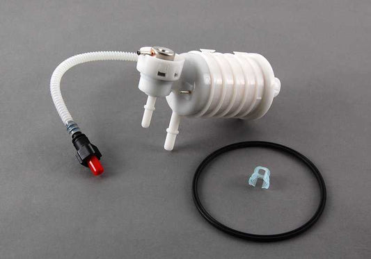 Filtre de carburant avec régulateur de pression OEM 16146766158 pour BMW X3 E83. BMW d'origine.