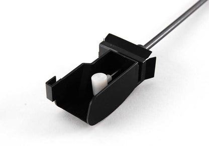 Cable de apertura maneta exterior puerta delantera derecha OEM 51217131738 para BMW E65, E66. Original BMW.