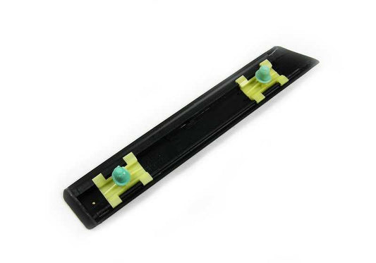 Moulage avant droit du panneau latéral pour la série BMW 5 E39 (OEM 51138159294). BMW d'origine