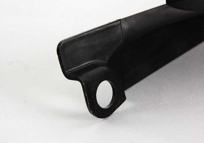 Cubierta soporte motor trasero derecho OEM 51718222130 para BMW E39. Pieza original BMW.