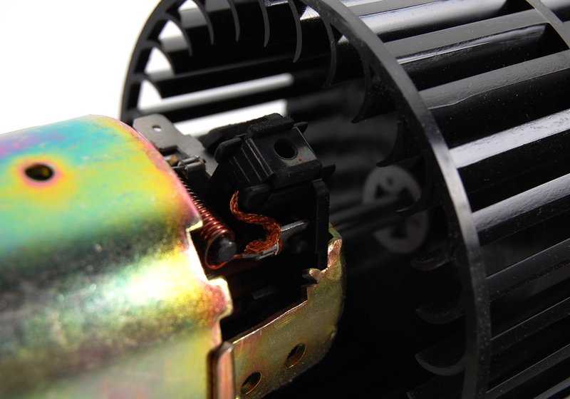 Ventilador para BMW E28 (OEM 64111386369). Original BMW.