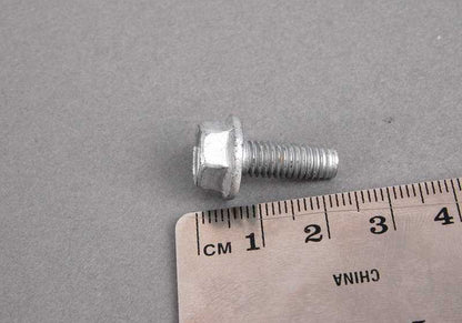 Tornillo autorroscante M6x16mm OEM 07131025735 para BMW {G42,G87,E36,G20,G21,G28,G80,G81,G22,G23,G26,G82,G83,E34,E39,F07,F10,F11,F90,G30,G31,G60,G61,G68,G90,G99,F06,F12,F13,G32,F01,F02,F04,G11,G12,G70,F91,F92,F93,G14,G15,G16,G01,G08,F97,G45,G02,F98,E