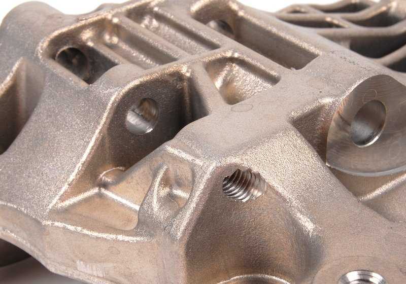 Soporte del alternador OEM 12317533837 para BMW E60, E60N, E61, E61N, E63, E63N, E64, E64N, E65, E66, E53, E70. Original BMW.