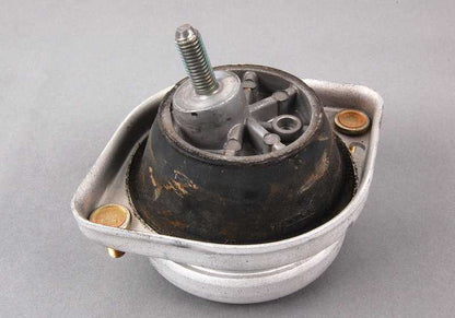 Soporte de motor con brida derecha OEM 22111092896 para BMW E39, E38. Original BMW.