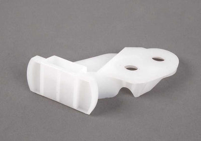 Soporte lateral derecho OEM 51118195296 para BMW E46. Pieza original para kit aerodinámico M y variantes de revestimiento delantero. Compatible solo con BMW E46. Original BMW.