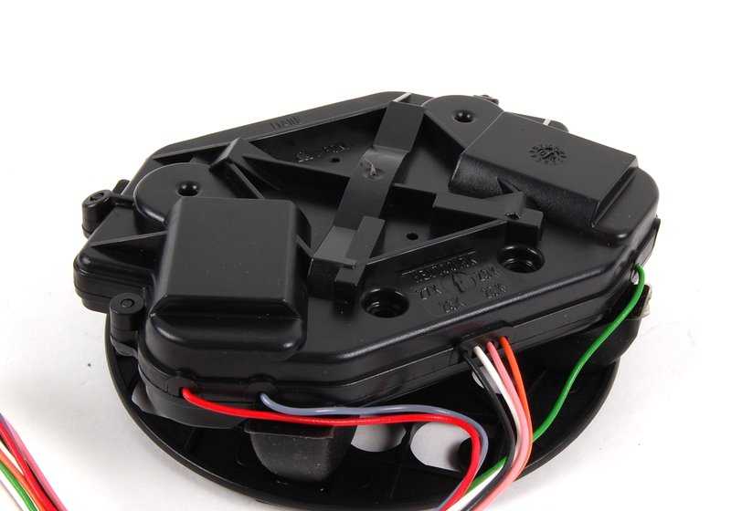 Jeu de remplacement pour le lecteur de mémoire gauche OEM 67138381997 pour BMW X5 E53. BMW d'origine.
