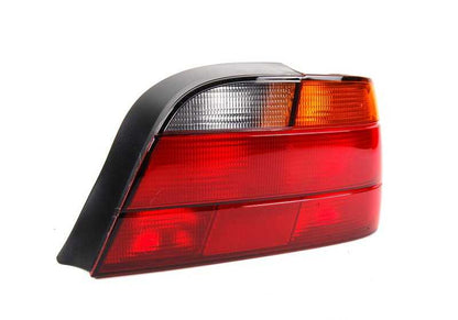 Piloto trasero derecho OEM 63218360082 para BMW Serie 7 E38. Original BMW.