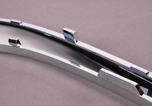Blende left for BMW 7 Series E38 (OEM 51118168105). Original BMW