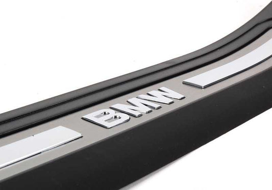 Blende di ingresso posteriore sinistro per la serie BMW 5 E39 (OEM 51478168039). BMW originale