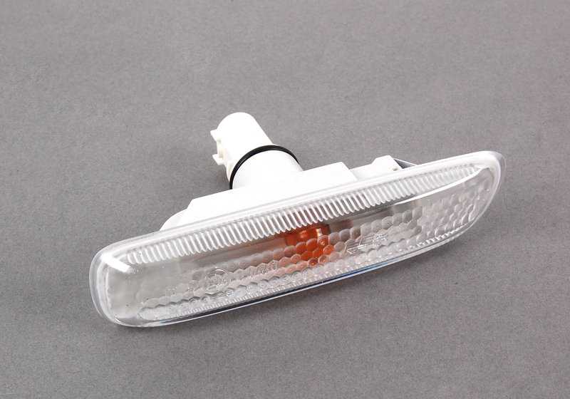 Indicador de dirección adicional derecho blanco OEM 63132228592 para BMW Serie 3 E46. Original BMW.
