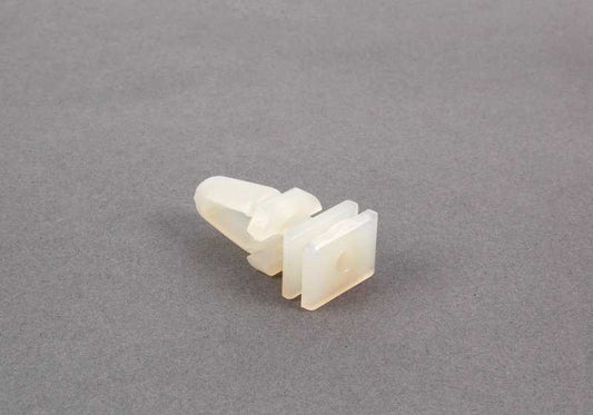 Clipe de moldagem interna 51478234047 para BMW E36, E46, E34, E39, E32, E38, E65, E66, E83. BMW original.