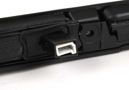 Moldura interior trasera derecha cromada OEM 51228243376 para BMW E38. Original BMW.