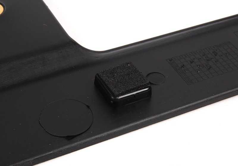 Soporte porta matrícula OEM 51188238061 para BMW E46, E60, E61, E53, E85, E86, MINI R50, R52, R53. Original BMW.
