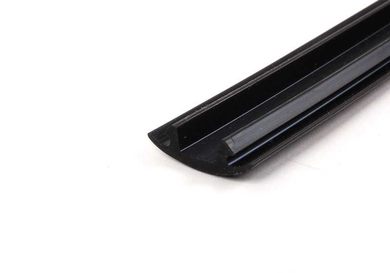 OEM roof bars 82712150092 for BMW F10 and F10N. Compatible with holders, carriers and chests. Anti -theft system included. Original BMW.