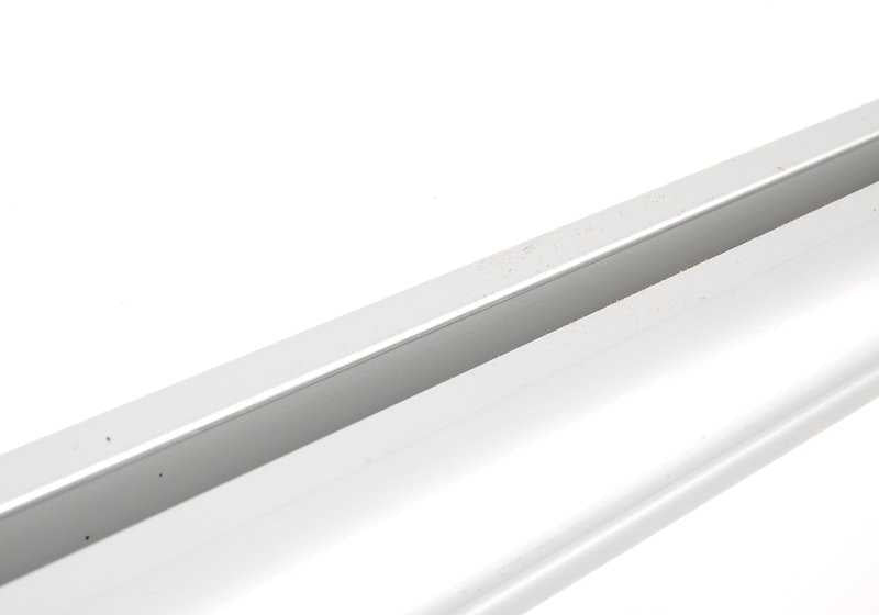 OEM roof bars 82712150092 for BMW F10 and F10N. Compatible with holders, carriers and chests. Anti -theft system included. Original BMW.