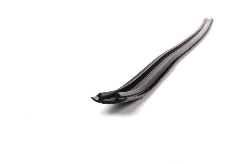 OEM roof bars 82712150092 for BMW F10 and F10N. Compatible with holders, carriers and chests. Anti -theft system included. Original BMW.