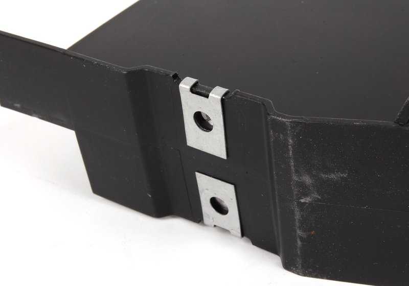 Soporte derecho para cubrecárter OEM 51713404140 para BMW E83. Original BMW.