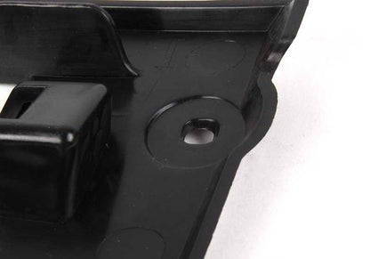 Soporte de faro antiniebla izquierdo OEM 51117891397 para BMW E90, E91. Original BMW.