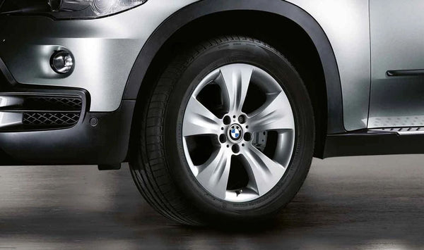 Llantas de aleación diseño estrella 213 OEM 36116772247 para BMW X5 E70, E70N. Original BMW. Tamaño 9x19 ET48, color plata reflex. Apta para eje delantero o trasero. Se incluye tornillería y tapa del buje.