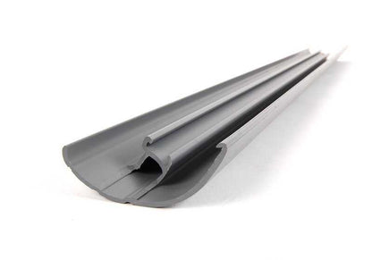 Embellecedor entrada puerta delantera gris OEM 51478204005 para BMW Serie 5 E39. Original BMW.