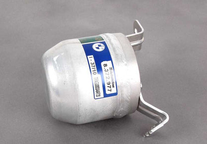 OEM -Klimaanlagenflasche 64538372977 für BMW E36 316i, 316G (alle kompatiblen Modelle). Original BMW Stück.