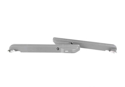 Tapa embellecedora gris OEM 52108217314 para BMW Serie 5 E39 y Serie 7 E38. Pieza original BMW.