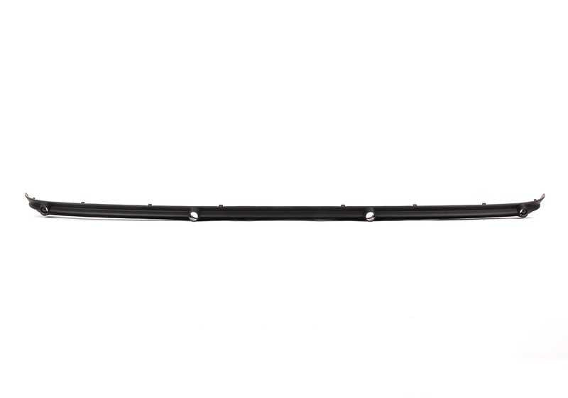 Embellecedor trasero OEM 51128227570 para BMW E46 {316i, 318d} con motores N42, N46, M47, solo versiones con tracción trasera. Apto para modelos con cambio manual o automático. Pieza original BMW.