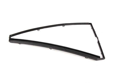 Marco soporte cristal lateral fijo derecho OEM 51348402576 para BMW X5 E53 (3.0d, 3.0i) modelos 2001–2006. Pieza original BMW.
