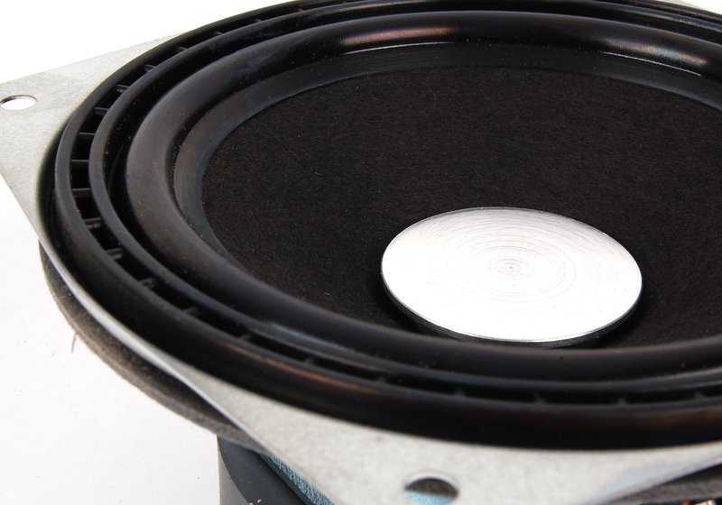 Subwoofer sistema Top Hi-Fi OEM 65138369266 para BMW E39. Mejora el sonido de tu coche con este altavoz de graves original BMW, diseñado para una experiencia de audio premium. Original BMW.