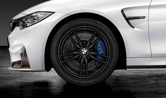 Llantas de aleación original BMW M V-Speiche 641 19" negras OEM 36108093920 para BMW M2 F87, M3 F80, M4 F82. Compatibles con versiones Competition y CS. Original BMW, calidad y estilo M garantizados.