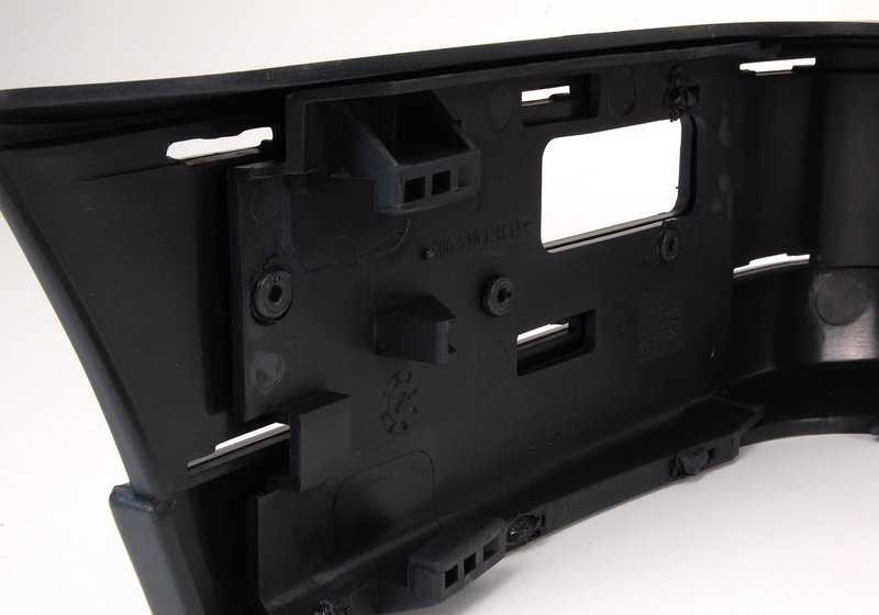 Revestimiento delantero OEM 51111953646 para BMW 316, 316i E30 (1983-1988). Original BMW.