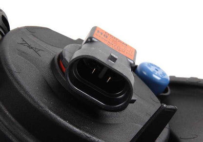 Antiniebla derecho OEM 63177199894 para BMW E90: 316d, 316i (modelos PR31, PR32, PR51, PR52, PF11, PF12, PF21, PF31, PF32, PF42). Compatible con versiones manual y automática. Original BMW.