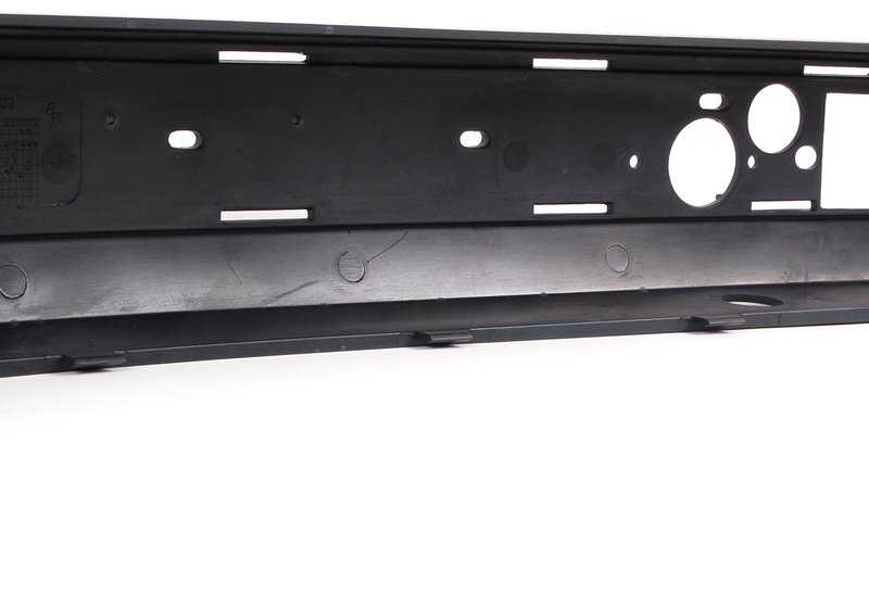 Revestimiento delantero OEM 51111953646 para BMW 316, 316i E30 (1983-1988). Original BMW.