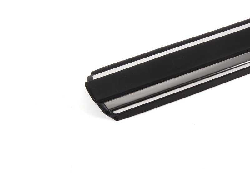 Moldura lateral puerta delantera derecha OEM 51131831466 para BMW E21. Original BMW.