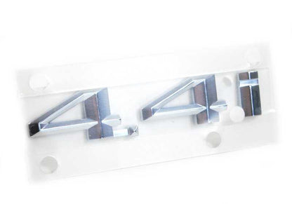 ORIGINAL EMBLEMA RIGHT OEM 51147008543 FOR BMW X5 E53 4.4I (FB41, FB42, FB61, FB62). Compatible with models from 2000 to 2006. Original BMW piece.