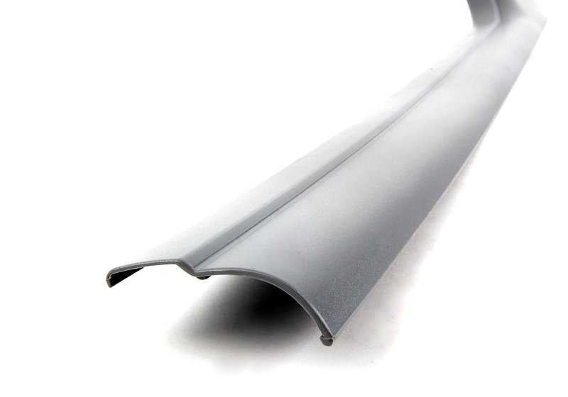 Moulage intérieur du seuil droit OEM 51478239964 pour BMW E46 (berline, Touring, Coupé, Cabrio, Compact). BMW d'origine.