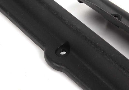 Embellecedor trasero izquierdo OEM 52108270023 para BMW E46, E64, E64N. Pieza original BMW. Ideal para sustituir la moldura lateral del respaldo del asiento trasero. Color negro.
