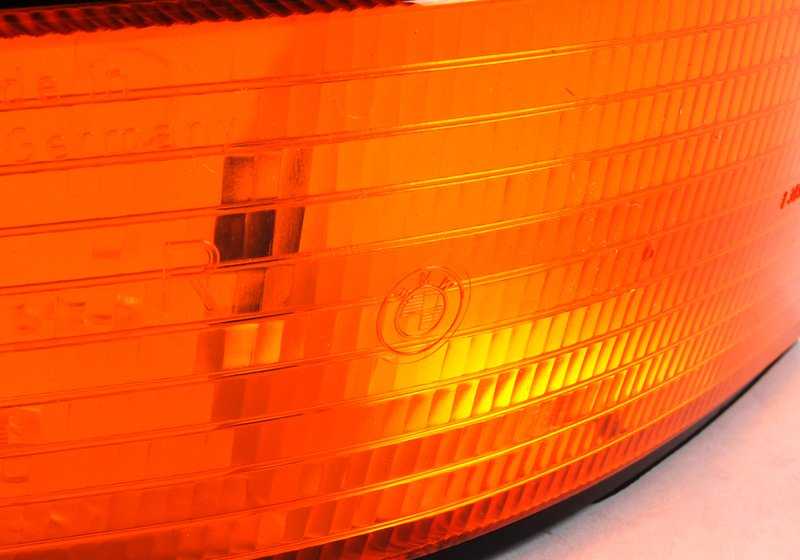Right turn/parking light for BMW E28 (OEM 63131373302). Original BMW.