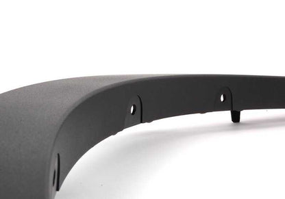 Embellecedor paso de rueda delantero izquierdo OEM 51777158427 para BMW X5 E70, E70N. Original BMW.