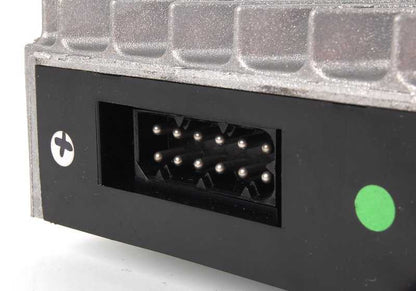 Amplificador sistema HiFi con supresión de interferencias teléfono OEM 65128364194 para BMW E36 {318i, 320i}. Original BMW.