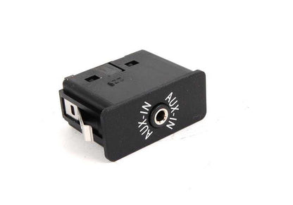 Conector AUX-IN OEM 84109237655 para BMW {E81, E82, E87, E88, E90, E91, E92, E93, E60, E61, F07, F10, F11, E63, E64, F06, F12, F13, E65, E66, F01, F02, F04, E84, E83, F25, F26, E70, E71, E72, E85, E86, E89} y MINI {R52, R55, R56, R57}. Original BMW y