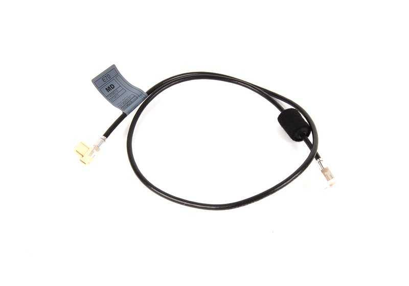 Moldura izquierda OEM 51321904517 para BMW E30. Original BMW.