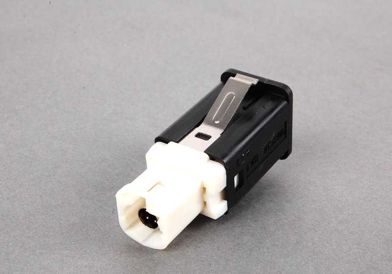 Moldura izquierda OEM 51321904517 para BMW E30. Original BMW.