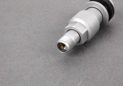Válvula de aire para neumáticos OEM 36136775937 para BMW E90, E91, E92, E93. Original BMW.